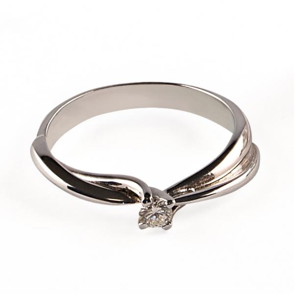 14 karátos fehér-sárga arany brill gyűrű. Tisztasága és színe a nemzetközi besorolás szerint: vs,g, nagysága 0,05ct.