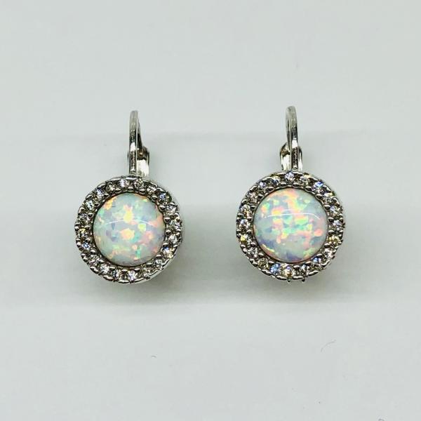14 karátos fehér arany cirkónia köves fülbevaló szintetikus opállal. A fülbevaló súlya 2,6gr.