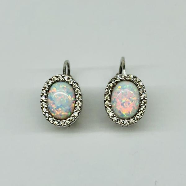 14 karátos fehér arany cirkónia köves fülbevaló szintetikus opállal. A fülbevaló súlya 2,9gr.