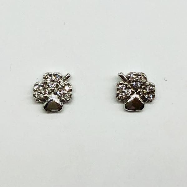 14 karátos fehér arany cirkónia köves fülbevaló. A fülbevaló súlya 1,0gr.