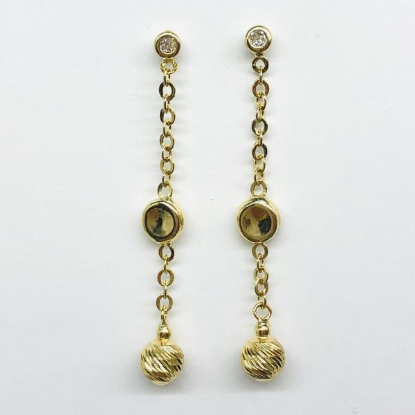 14 karátos sárga arany cirkónia köves lógós fülbevaló. A fülbevaló súlya 2,4gr.