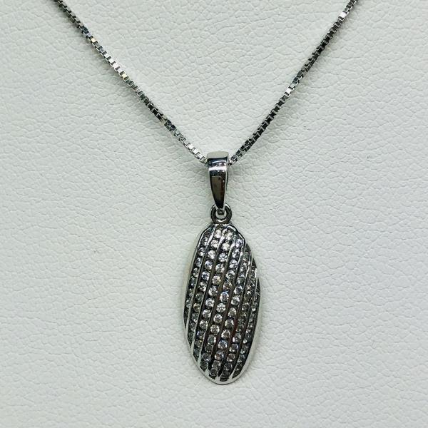 14 karátos fehér arany cirkónia köves medál. A medál súlya 1,1gr.