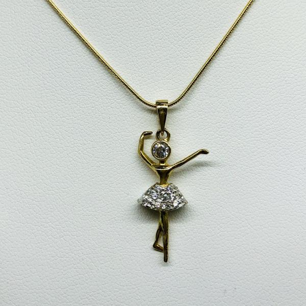 14 karátos sárga arany cirkónia köves medál. A medál súlya 1,6gr.