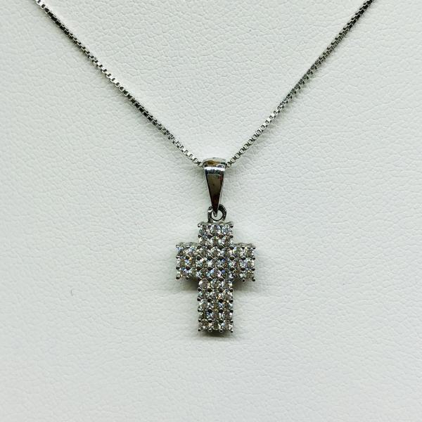 14 karátos fehér arany cirkónia köves medál. A medál súlya 1,2gr.