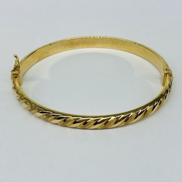 14 karátos sárga arany reif. A reif súlya 6,4gr.