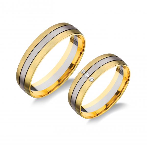 Forrasztás nélkül készül! Kétszínű: sárga-fehér. Felülete matt.   Választható cirkonia kővel és brillkővel is. A gyűrű kívül belül finoman hajlított /domború/. A gyűrű 6 mm széles.